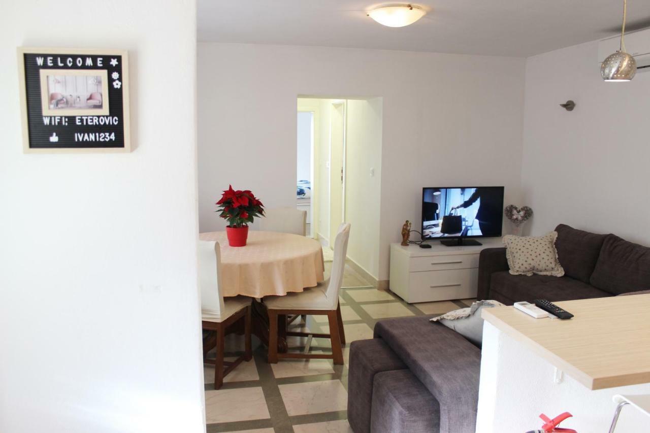 Apartment Pino ปูชิสชา ภายนอก รูปภาพ